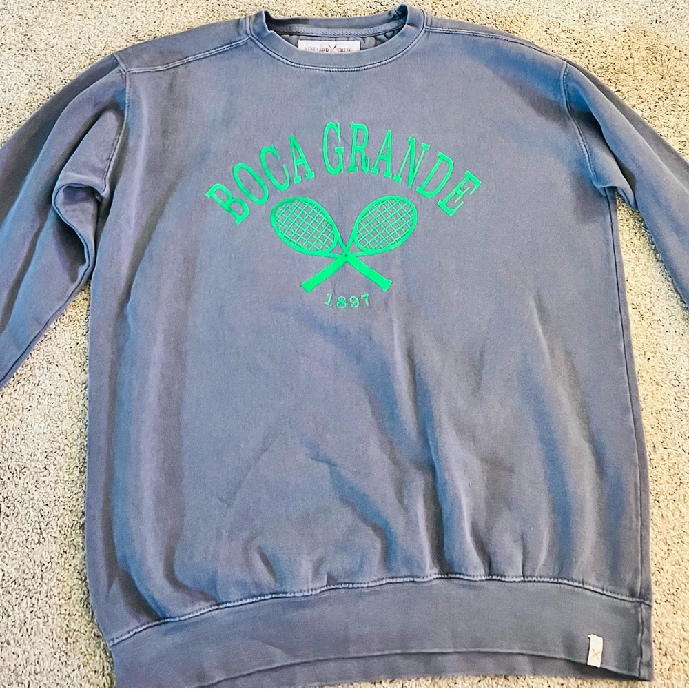 Vineyard Crew Boca Grande Navy Crewneck Sweatshirt size Medium (discontinued)